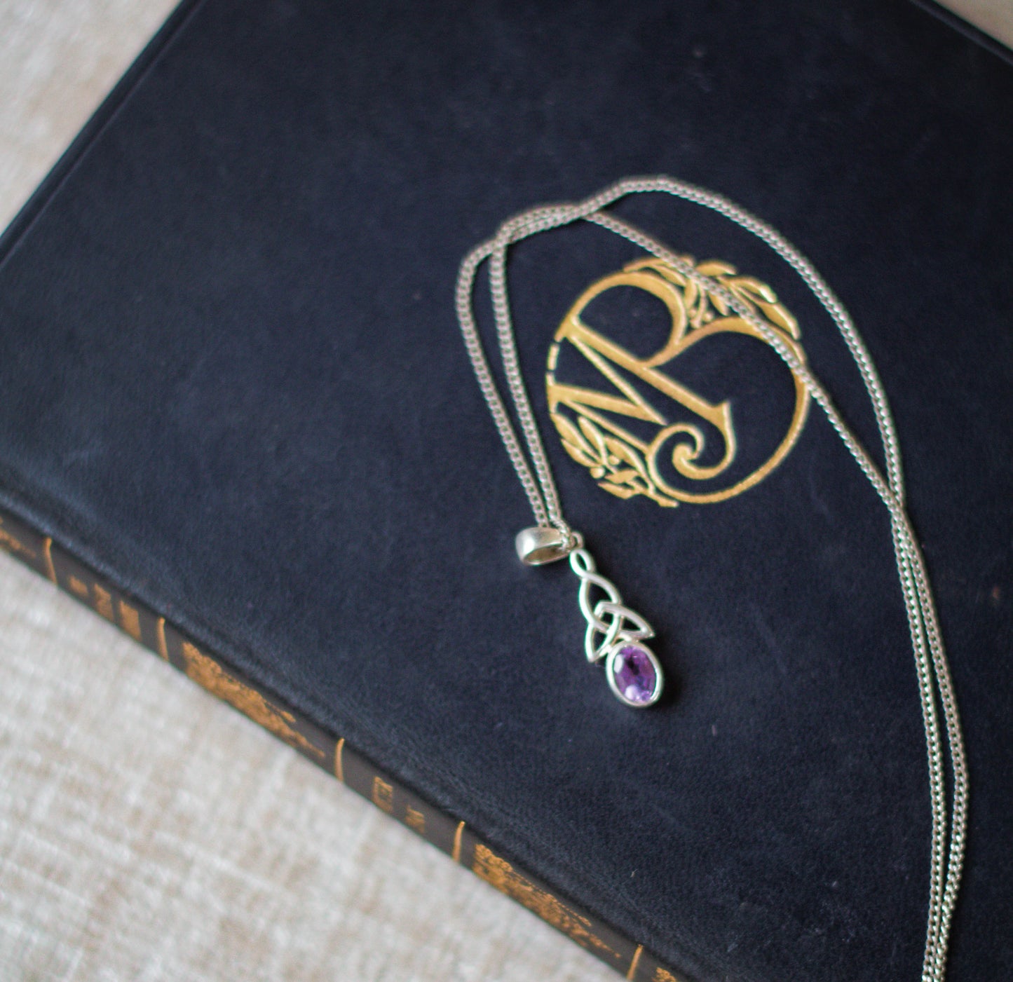 Preloved Amethyst Celtic Knot