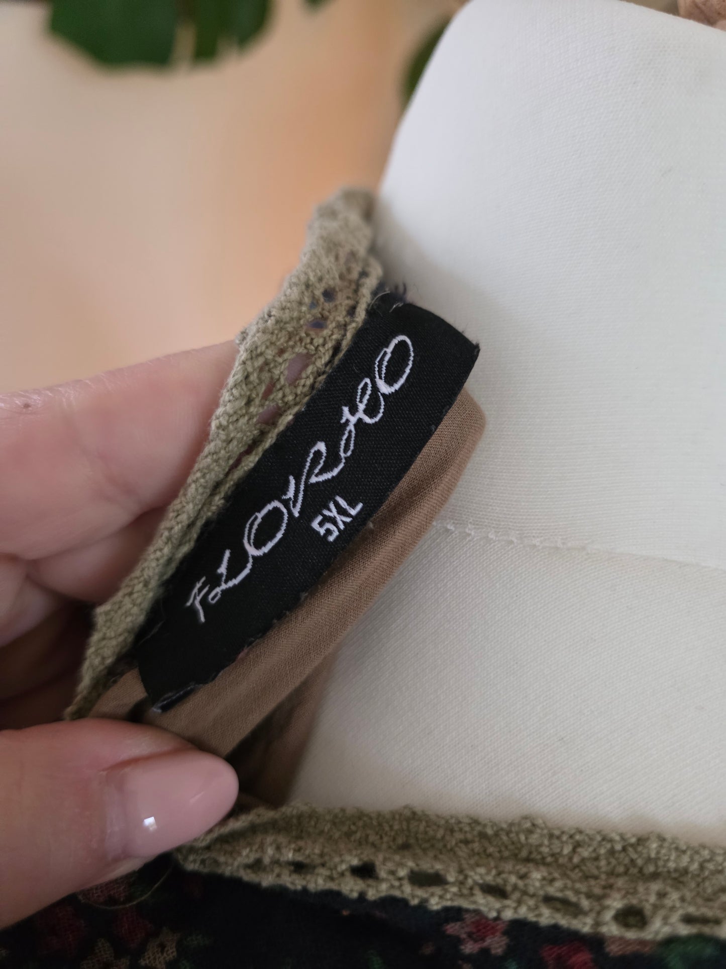 Preloved Cottage Top UK14-18