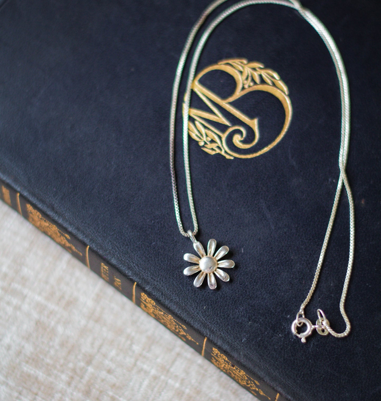 Preloved Daisy