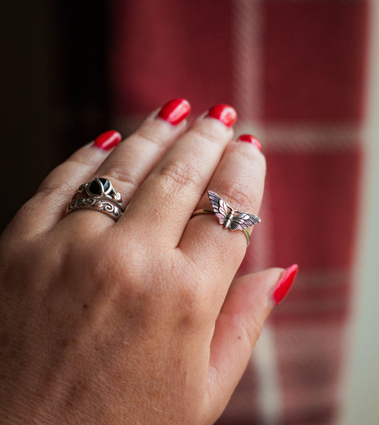 Preloved Size R Moth Ring