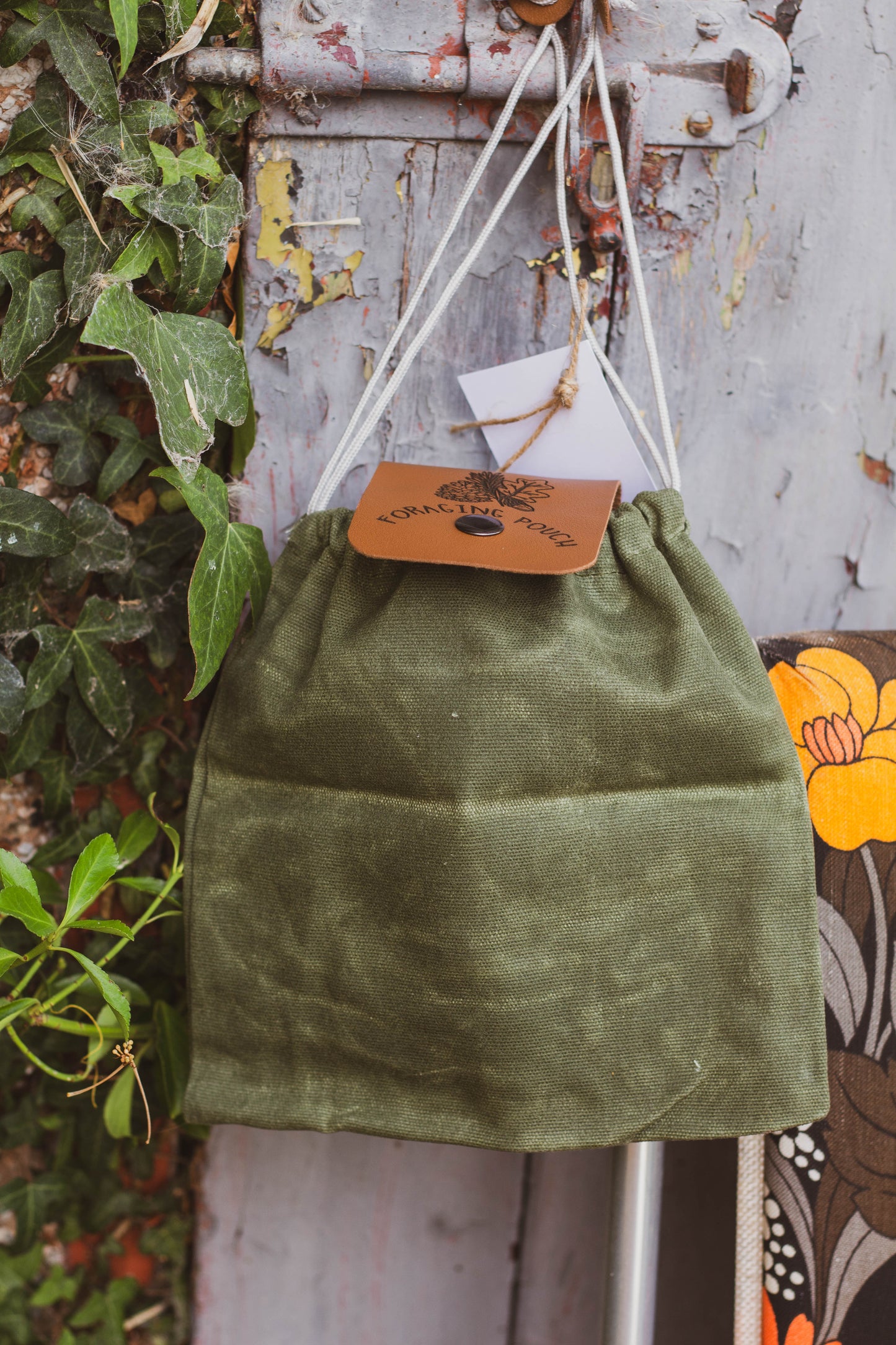 Foraging Pouch