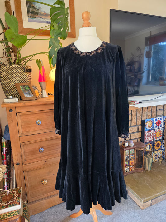 Preloved Vintage 70s Velvet Dress UK16-18